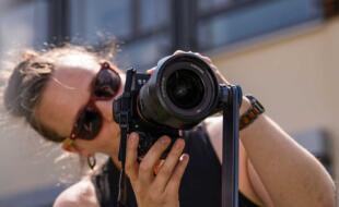Teaserfoto Frau fotografiert mit Sony | Fotogipfel Oberstdorf