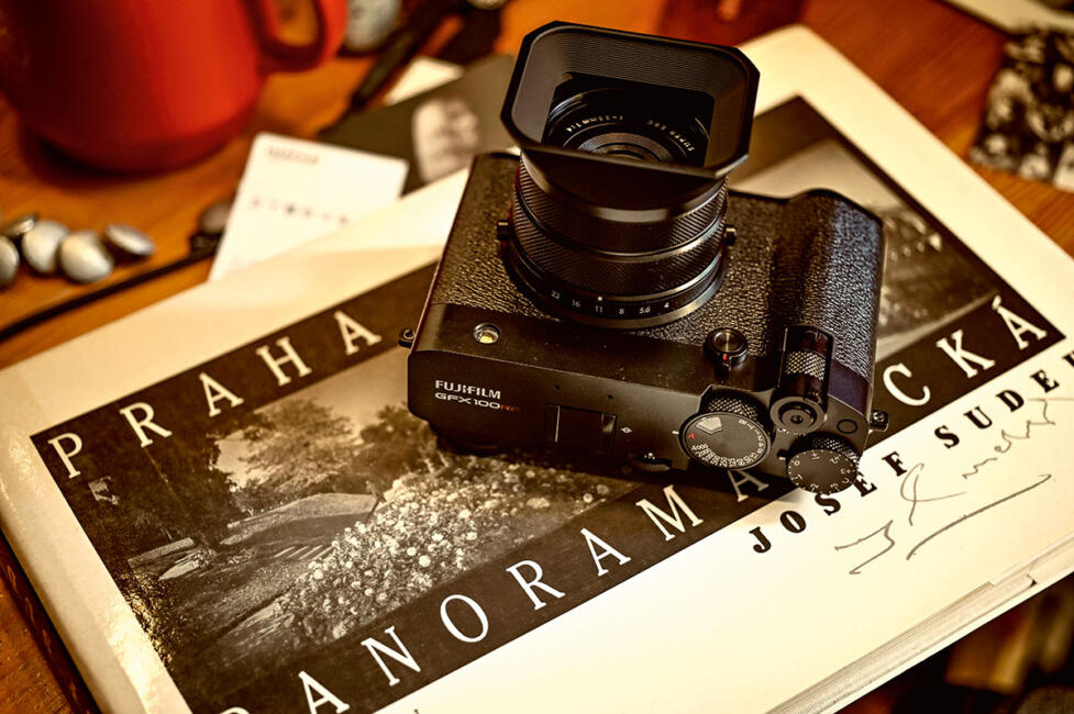 Aufmacherfoto Praxistest Fujifilm GFX100RF