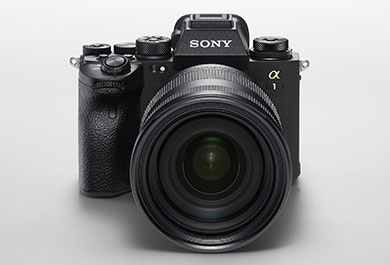 Die neue Sony Alpha 1 von vorne