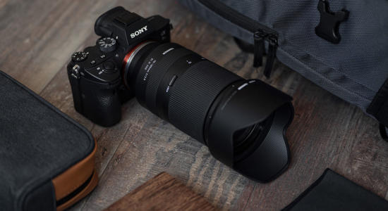 Tamron Objektiv 70–180 mm an Sony Kamera