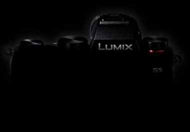 Teaser Lumix S5