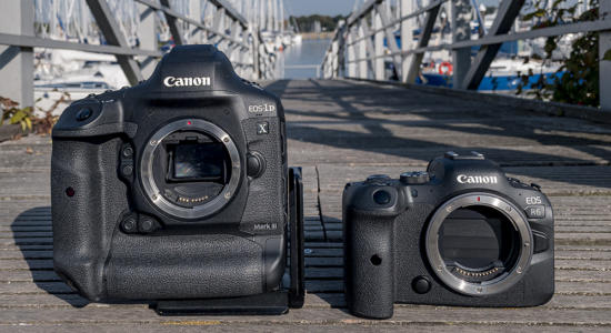 Zwei Canon EOS Kameras