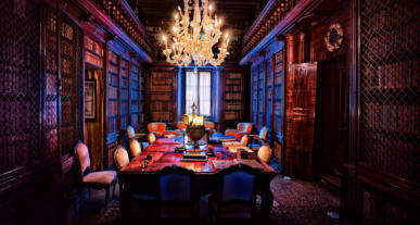 Innenansichten der Palazzi waren ein wichtiger Teil des Projekts, hier die Bibliothek des Ca‘ Marcello Sestiere.